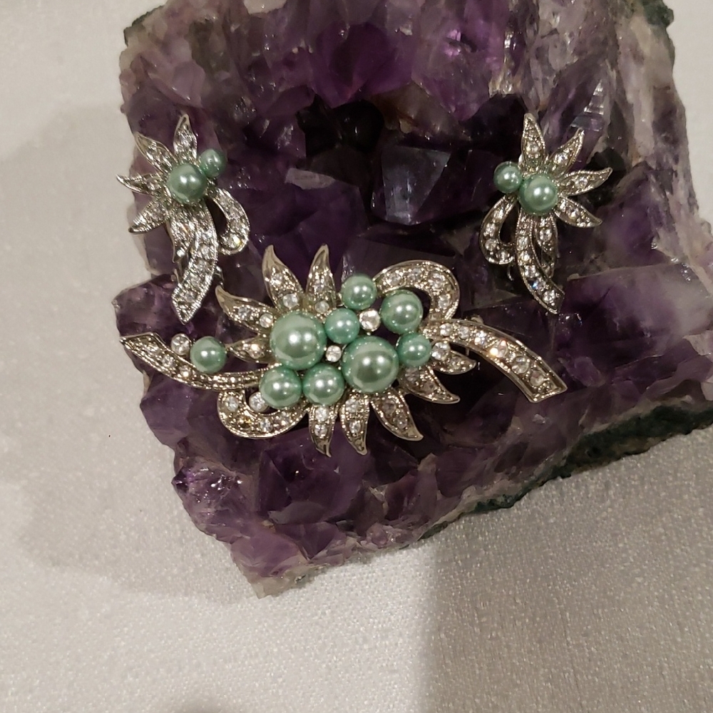 Silver and Green Pearl Brooch Set